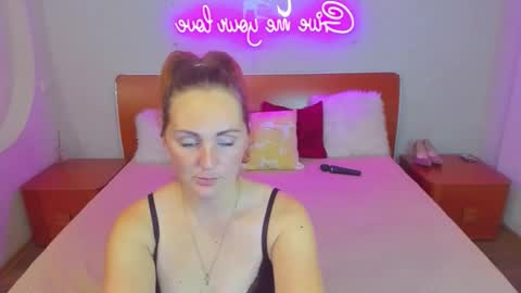 Lili and Bella online show from November 10, 6:54 pm