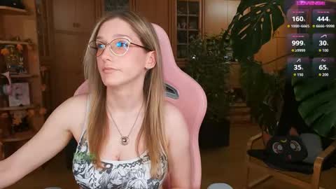 Nicole online show from October 9, 10:37 pm