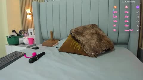 magievans1 online show from October 17, 1:48 pm