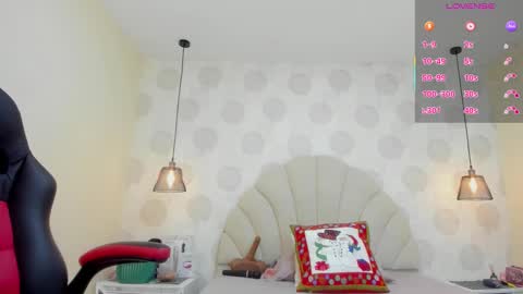 magievans1 online show from December 3, 2:34 am