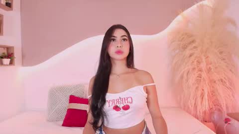 MAIA  LIA  online show from December 18, 9:43 pm