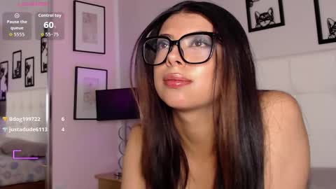 Maia Reficco online show from November 28, 9:33 pm