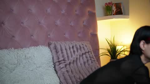  Maia  online show from December 14, 8:59 pm