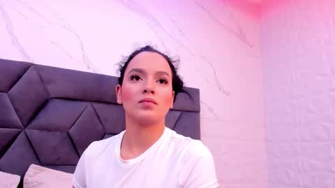Snapshot of maiapark chatting on October 18, 12:20 pm Maia  online show from October 18, 12:20 pm