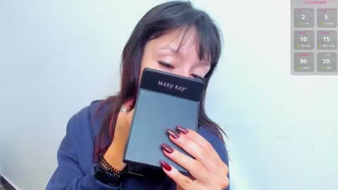 Snapshot of maibys_cute chatting on October 23, 3:52 am maibys online show from October 23, 3:52 am
