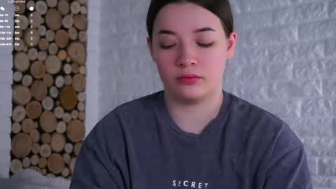 Lucy online show from June 6, 3:23 am