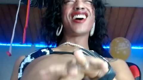 Bella Maidi online show from April 23, 1:35 pm