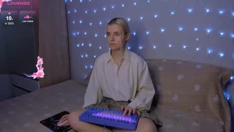 Your kitty online show from December 18, 4:02 pm