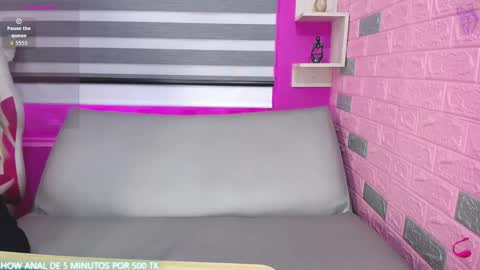  MAILY CAN  online show from January 12, 7:43 pm