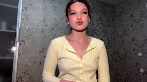 DIna online show from April 20, 3:15 pm