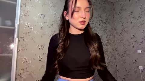 DIna online show from April 4, 2:02 pm