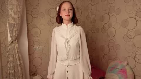 Snapshot of maisiemiller chatting on October 14, 6:00 pm Maisie online show from October 14, 6:00 pm
