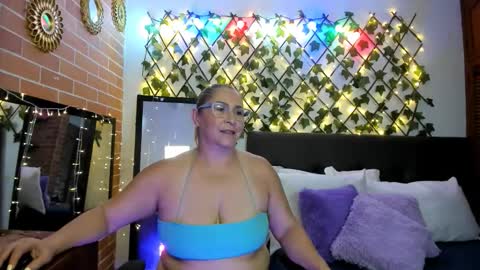 Snapshot of majahills chatting on October 30, 10:10 pm majahills online show from October 30, 10:10 pm