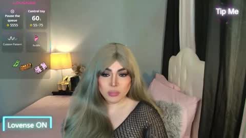 majestydannaxx online show from December 18, 5:25 am