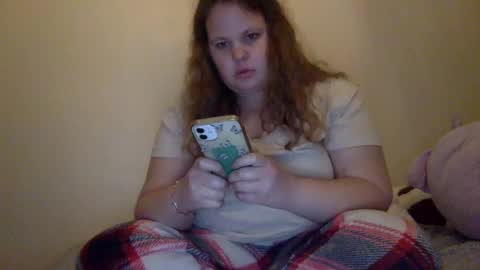 Snapshot of makemesquirt06 chatting on October 23, 1:51 am makemesquirt06 online show from October 23, 1:51 am