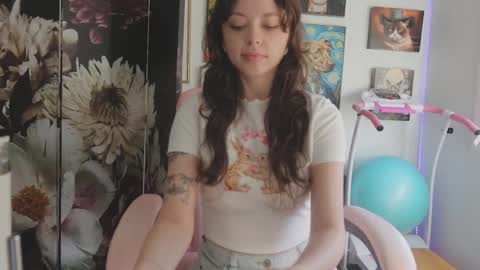 MakiyahBelle online show from March 11, 6:05 am