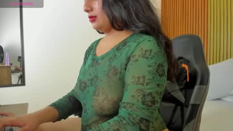 M A L A K online show from April 21, 2:04 am