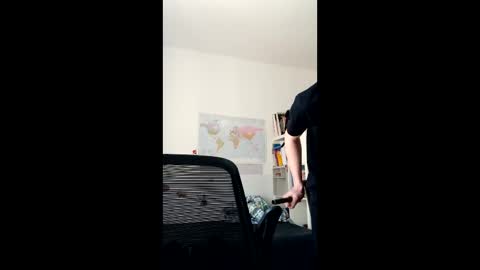 male20y online show from April 23, 9:28 am