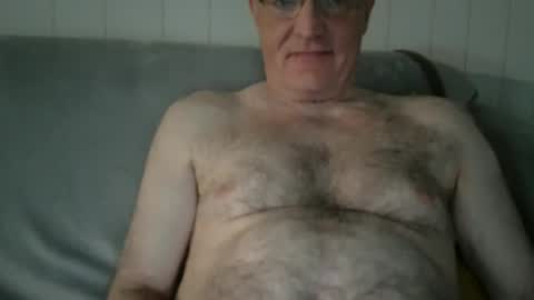 maletoy5 online show from June 11, 9:13 pm