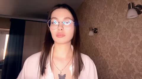 Phoebe online show from June 8, 12:39 pm