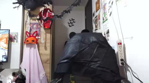 Snapshot of malishka_fox chatting on October 23, 11:49 pm Malishka online show from October 23, 11:49 pm