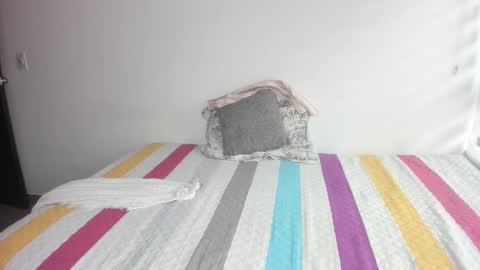 instagram  nueela   online show from January 16, 8:07 pm