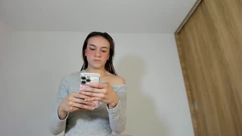 instagram  nueela   online show from February 19, 11:26 pm