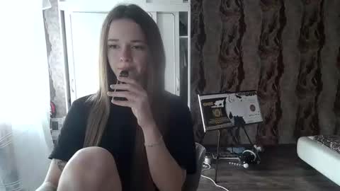 Mamie Trish online show from February 15, 9:05 am