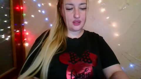 Snapshot of mandy_belcher chatting on October 19, 5:17 pm Mandy online show from October 19, 5:17 pm