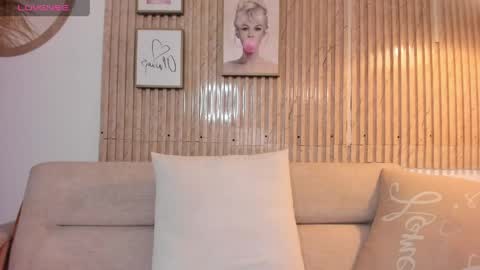 mandy_bloom online show from April 21, 2:51 am