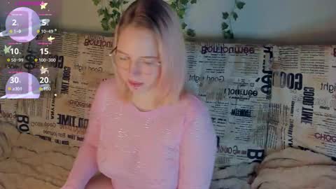 manic_pixie_ online show from September 19, 4:00 pm