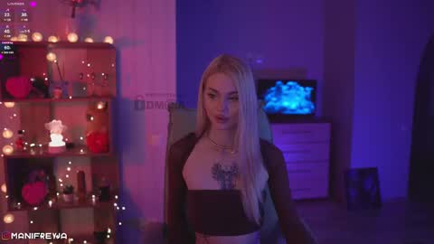 Amelie online show from February 13, 8:55 pm