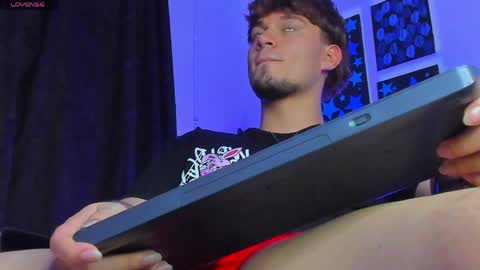  independent model online show from April 24, 2:02 am