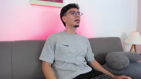 manu online show from April 20, 12:41 pm