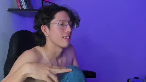 Snapshot of manu_vera8 chatting on March 2, 10:38 pm Manuel online show from March 2, 10:38 pm