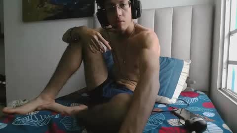 Manuel online show from April 11, 8:35 pm