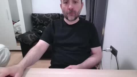 manuserita online show from April 18, 8:31 pm