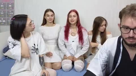 MARY PVT IS OPEN online show from October 27, 4:12 am