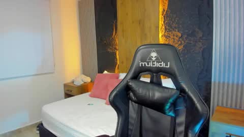 M A R A online show from January 16, 3:04 am