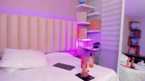 Mara  online show from October 3, 10:51 pm