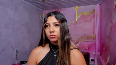 maraluna__ online show from July 6, 3:03 pm
