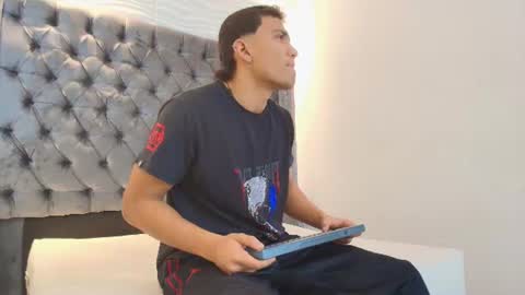 marco_smith2 online show from July 21, 3:52 am