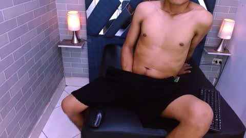 marcus hans online show from December 3, 10:10 pm