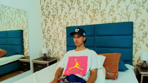 marcus_jeron online show from September 25, 3:35 am