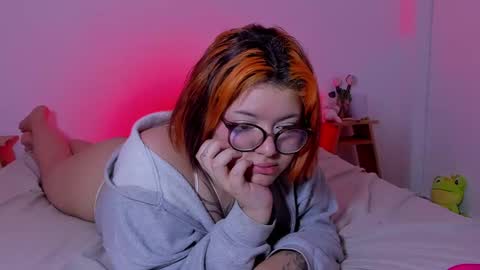 danna online show from December 3, 3:15 am