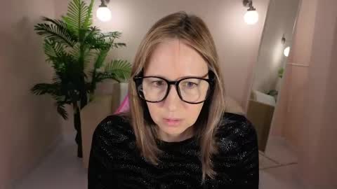 margo_robbbie online show from April 21, 1:09 am
