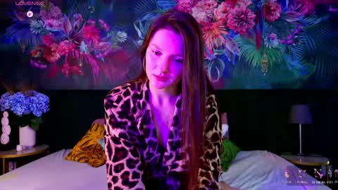 margodoly online show from April 19, 6:54 pm