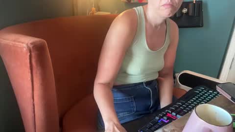 Elle online show from November 26, 4:26 pm