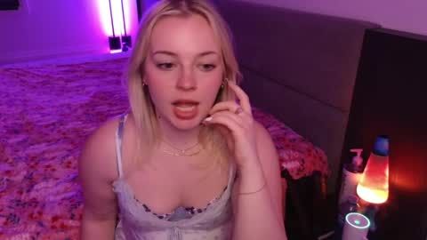 margot_robbie7 online show from June 4, 1:00 am