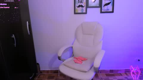 Leidy online show from February 4, 2:32 pm